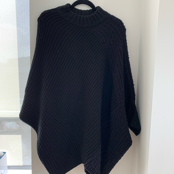 Poncho John + Jen Sweater - Picture 1 of 2